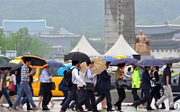 [일기예보] 오늘 날씨, 전국 장맛비 '우산 챙기세요'...천둥·번개 동반, 오늘도 찜통더위?