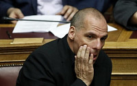 [그리스 국민투표 긴축 부결］그리스 재무장관 돌연 사의 표명 “내가 없어야...채권단 합의에 도움될 것”