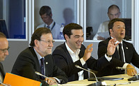 [포토] 유로존 긴급회의, 그리스 치프라스 총리 '혼자 밝게 웃네'