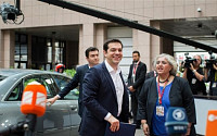 [정혜인의 YO이슈] 상반된 표정의 치프라스 총리와 그리스 국민…함께 웃는 날은 언제?