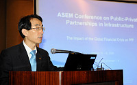 [포토] 이용걸 차관, ASEM 국제회의 기조연설
