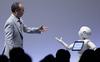 [제3의 혁명 ‘AI’] ③손정의 “IoT·AI·스마트로봇, 인류사회 대전환 이끈다”