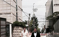 김새롬, 남편 이찬오 셰프와 찍은 결혼 사진 공개 ‘가장 행복한 미소 발사’
