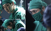 '디데이' 김영광, 긴박한 수술 장면 첫 공개…카리스마 넘치는 집도의로 변신