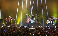 마룬5 서울공연, 완벽하지 못했던 애덤 리바인의 무대…그럼에도 그를 비난 할 수 없는 이유