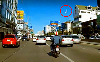 [붐업영상] 태국 방콕 하늘에서 난데없는 불덩어리가?