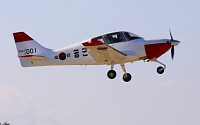 한국항공우주산업, 공군 비행실습 훈련기 KT-100 초도비행 성공