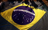 브라질, 세계 경제 10위권도 위협…경기침체ㆍ헤알화 추락 탓