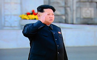 북한 열병식서 김정은 육성연설... 사상 최대 규모에 세계이목 집중
