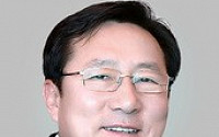 김기문 로만손 회장, 해외 광폭행보… '시계명가' 부활 이끌까