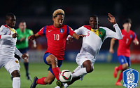 [U-17 월드컵] 한국, 기니 0-0 비긴 채 전반 종료…이승우, 패스ㆍ프리킥 돋보여