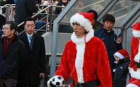 홍명보 산타, 7번째 자선축구 개최