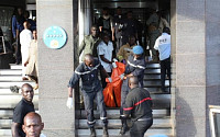 말리 대통령, 호텔 인질극 종료 공식발표…총 21명 사망ㆍ테러범 2명도 포함