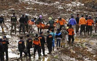 [상보] 미얀마 북부 옥 광산 부근 폐광석 더미 붕괴…75명 사망·100여 명 실종
