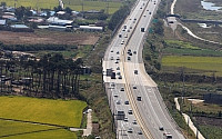 고속도로 통행료, 1km당 주행요금 7% 인상 …장거리 대형차 부담 집중