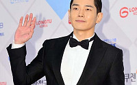 [포토] 온주완 '훈훈한 손인사' (SBS 연기대상)