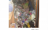 [카드뉴스] 부천 쓰레기집 충격… 초등생 딸과 엄마, 6톤 쓰레기더미 속에서 생활