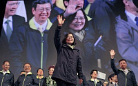 대만 첫 여성 총통, 쯔위 언급하며 시진핑에 경고…“억압하면 관계 파탄난다”