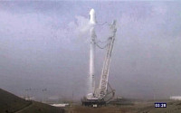 머스크의 스페이스X, 위성 발사에는 성공했지만…로켓 회수는 실패