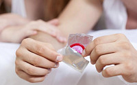 정부 지카 바이러스 의심사례 7건 접수…콘돔주(株) 상한가 돌진
