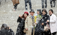 [일기예보] 내일 날씨, 전국 곳곳에 비 또는 눈…'서울 아침 -1도' &quot;낮부터 전국 포근해져요!&quot;