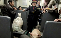 [포토] 열차에 올라탄 돼지, 사연 들어보니…
