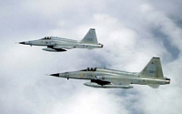 공군 F-5 전투기 2대, 강원도 평창 인근 추락 (종합)