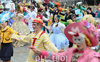 [포토] 롯데월드의 봄 축제 '마스크 페스티벌' 즐기세요
