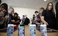 애플, 4인치 ‘아이폰SE’ 공개…성능은 아이폰6S·가격은 대폭 인하