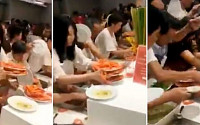 [포토] 태국 음식점서 '새우튀김 쟁탈전'… &quot;어글리 중국인&quot;