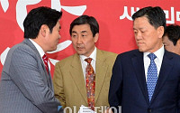 [포토] 악수 나누는 원유철ㆍ이종걸