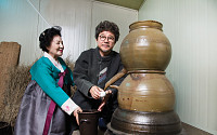 [家和만사성의 조건 Part 3] 집안 대대로 술 빚는 전통의 藝道酒家 - 전통주 名人 유민자·정재식 모자