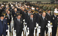 [포토]故 한준위 영결식 묵념하는 참석자들