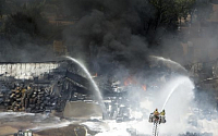 미국 휴스턴 포장회사서 큰불…유해물질 대기 확산 우려