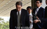 '가습기살균제 사망사건' 신현우 전 옥시 대표, 혐의 전면 부인