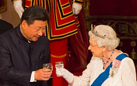 영국 엘리자베스 2세 여왕 말실수 논란…“시진핑 방문 시 중국 당국자 무례했어”