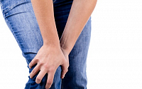 무릎 통증 유발하는 ‘퇴행성 관절염’ 주의