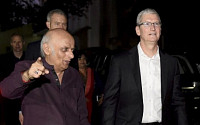 팀 쿡, 인도에 애플 개발센터 설립…현지 공략 박차