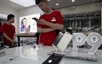 중국 화웨이, 삼성전자 상대 특허전쟁 시동…미국·중국서 소송 제기