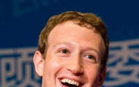 저커버그, '페이스북 라이브 방송'으로 이용자들과 소통나선다