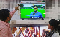 LG전자,모기 쫓는 TV 출시…특화 TV로 인도 시장 공략 강화