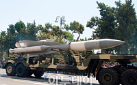 북한, 무수단 미사일 2발 발사…1발 실패·1발은 400여 km 비행 성공한 듯