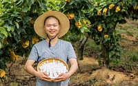 신세계百, 미래를 캐는 ‘청년 농부’ 돕는다