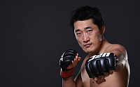 [UFC] 김동현, 8월 닐 매그니와 맞붙는다…임현규도 1년 3개월 만에 복귀