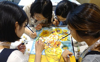 올리브영, 지역사회 행복 채우는 ‘명화 컬러링’ 봉사활동 펼쳐