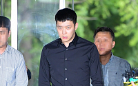 [BZ포토] '성폭행 혐의' 박유천, 경찰서 출석