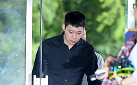 [BZ포토] 강남경찰서에 모습 드러낸 박유천