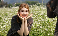 ‘우리 결혼했어요’ 조타, 김진경에 “네가 꽃보다 예뻐”…메밀꽃밭 데이트
