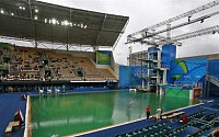 [리우올림픽] ‘녹색물’ 리우올림픽 수영 경기장, 결국 물 교체…과산화수소 탓