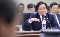 김영석 해수부 장관 “한진해운 존속가치 커… 영업망 최대한 살려야”